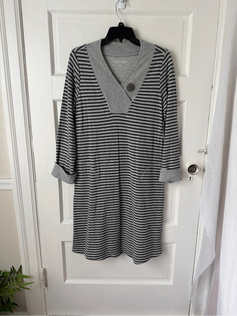 Soft Surroundings Gray Striped V-Neck Long Sleeves Knit Dress Pockets Casual S